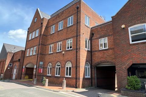 Office to rent, Third Floor, Staple House, Staple Gardens, Winchester, SO23 8SR