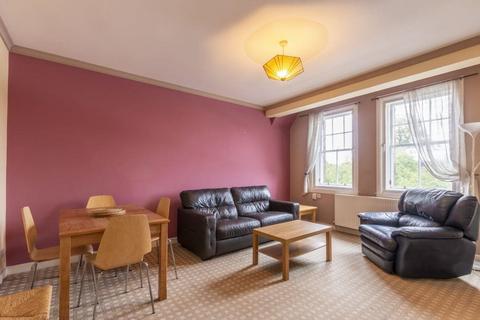 3 bedroom flat to rent, 0011L Gorgie Road, Edinburgh, EH11 3AA