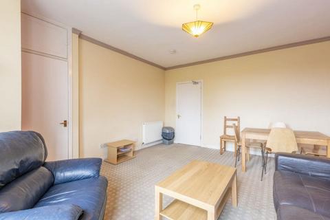 3 bedroom flat to rent, 0011L Gorgie Road, Edinburgh, EH11 3AA