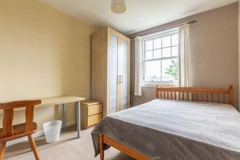 3 bedroom flat to rent, 0011L Gorgie Road, Edinburgh, EH11 3AA