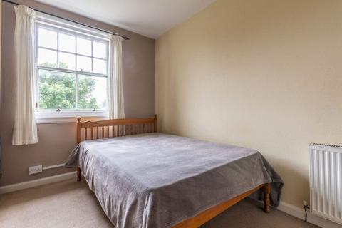 3 bedroom flat to rent, 0011L Gorgie Road, Edinburgh, EH11 3AA