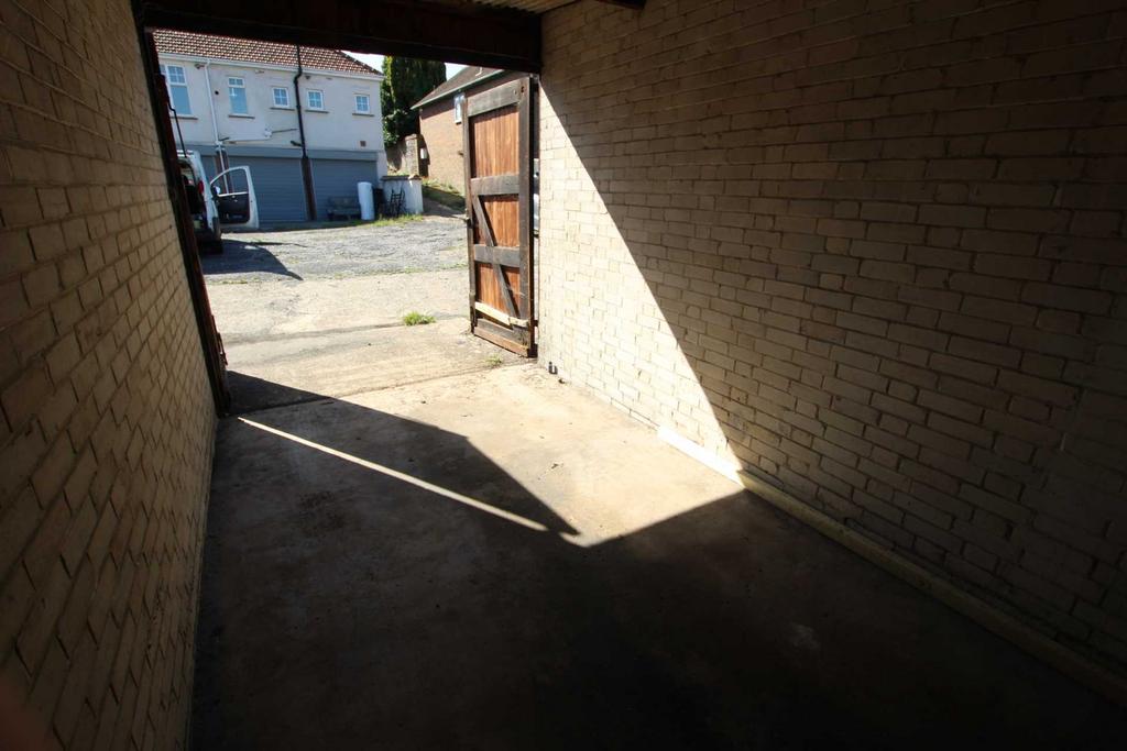 East Dean Road, Eastbourne, BN20 8EE Garage £22,500