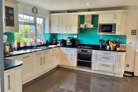 3 bedroom detached house for sale, Byfield Road, Woodfood Halse, Northamptonshire NN11 3QS