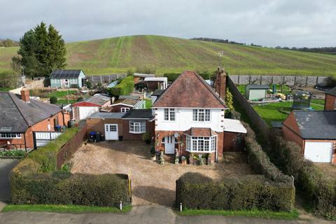 90 Byfield Road, Woodford Halse, Daventry, NN11 3QS