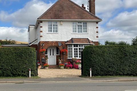 90 Byfield Road, Woodford Halse, Daventry, NN11 3QS