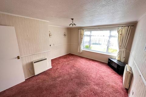 1 bedroom flat for sale - Hilton Road, Canvey Island