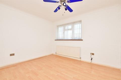 8 Bronte Close, Larkfield, Aylesford, ME20 6UT