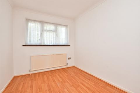 8 Bronte Close, Larkfield, Aylesford, ME20 6UT