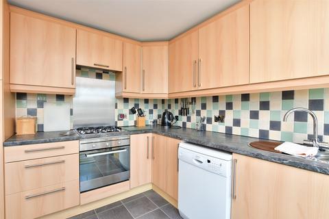 8 Bronte Close, Larkfield, Aylesford, ME20 6UT