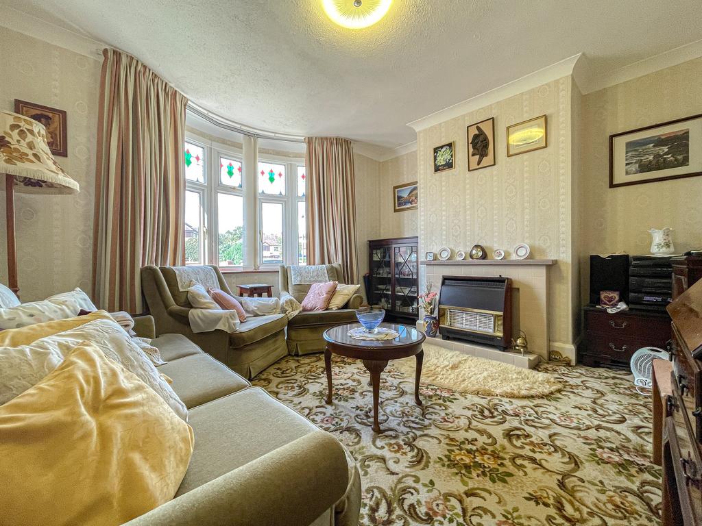18 Mount Crescent - Living room