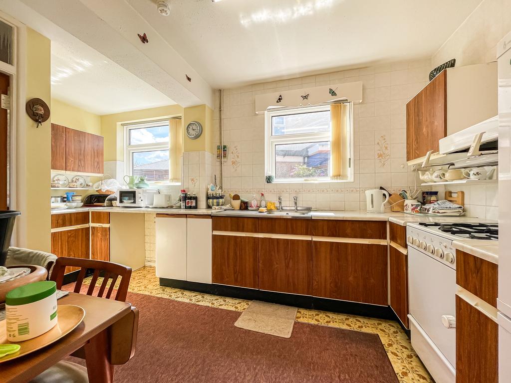 18 Mount Crescent - Kitchen