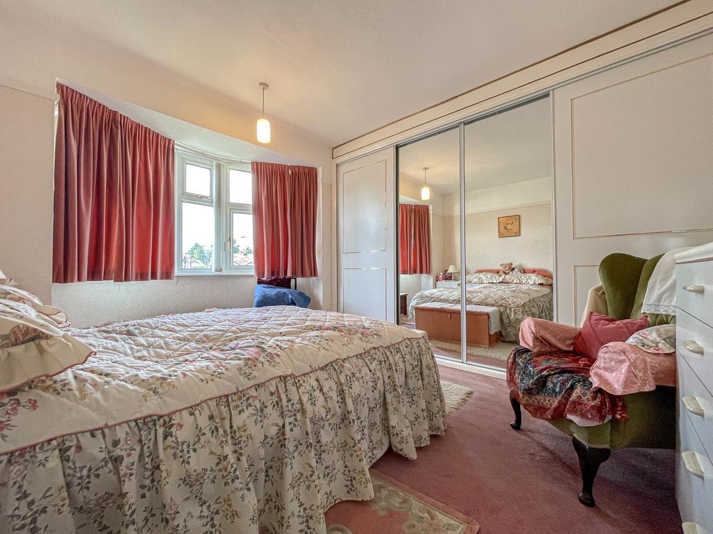 18 Mount Crescent - Bedroom 1
