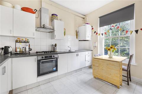 6 bedroom terraced house to rent, Grosvenor Park, London, SE5