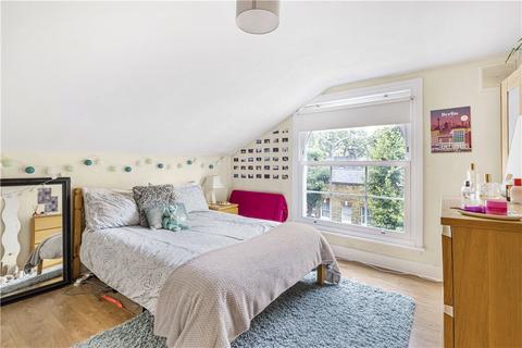 6 bedroom terraced house to rent, Grosvenor Park, London, SE5