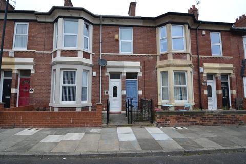 2 bedroom apartment to rent, Belford Terrace, North Shields, NE30