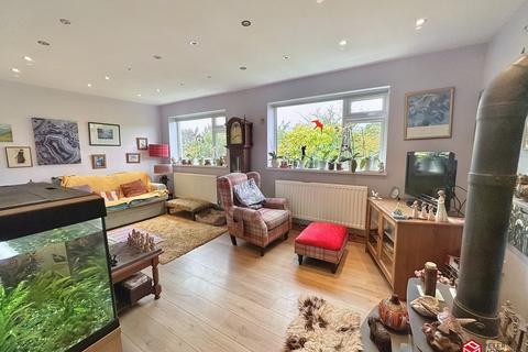 3 bedroom detached bungalow for sale - Heol Y Graig, Cwmgwrach, Neath, Neath Port Talbot. SA11 5TW