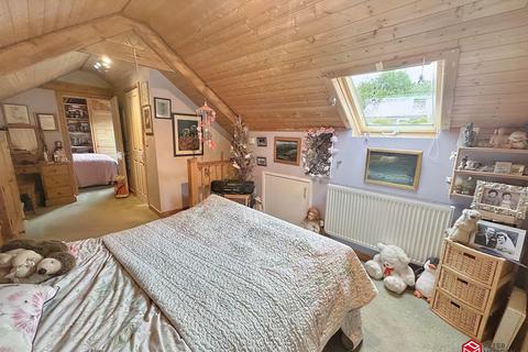 3 bedroom detached bungalow for sale, Heol Y Graig, Cwmgwrach, Neath, Neath Port Talbot. SA11 5TW