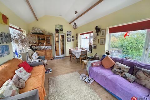 3 bedroom detached bungalow for sale, Heol Y Graig, Cwmgwrach, Neath, Neath Port Talbot. SA11 5TW