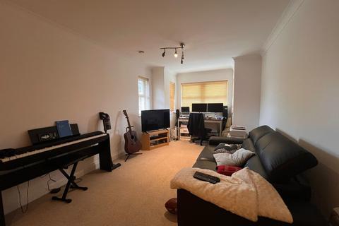 2 bedroom apartment to rent, Purley