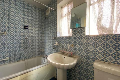 8 Bridgend Road, Enfield, EN1 4PD