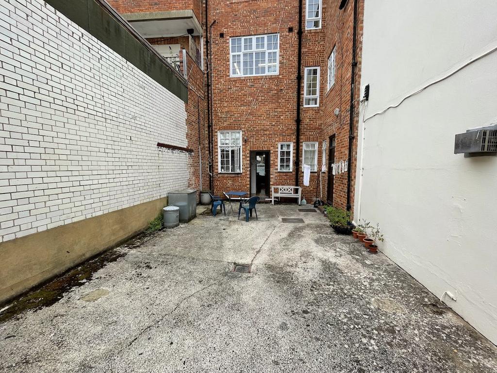 Rear Yard 1.jpeg