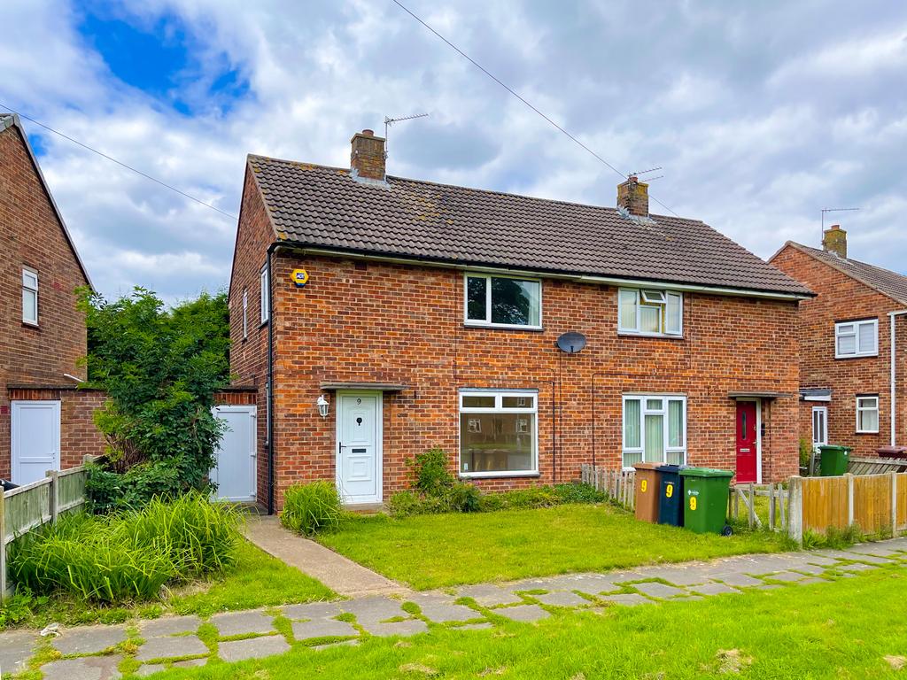 Clarendon Gardens, Ermine West... 3 bed semidetached house £850 pcm