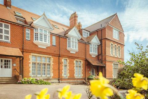 Staveley Road, Eastbourne, BN20 7JU