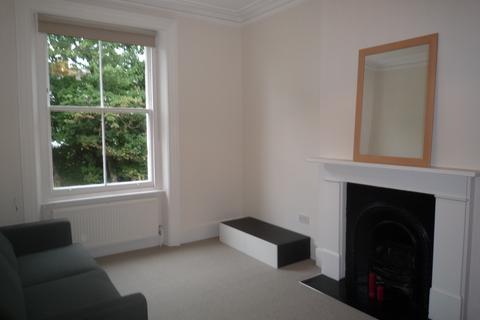 1 bedroom in a flat share to rent, Victoria Rise, London SW4