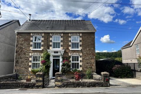 3 bedroom detached house for sale, Cwmamman Road, Glanamman, Ammanford, Carmarthenshire.