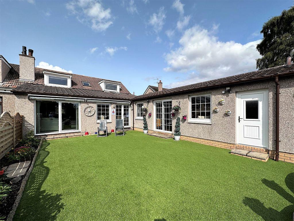 19 Blake Avenue, Broughty Ferry... 3 bed semidetached house £2,500