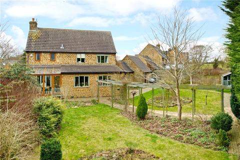 4 bedroom detached house for sale - Pool Farm Court, Woodford Halse, Daventry, Northamptonshire, NN11