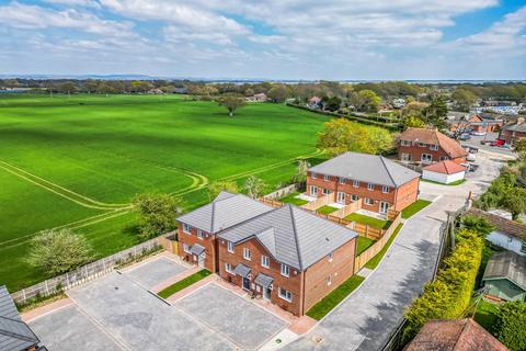 3 bedroom semi-detached house to rent, The Nurseries, Hayling Island, Hampshire