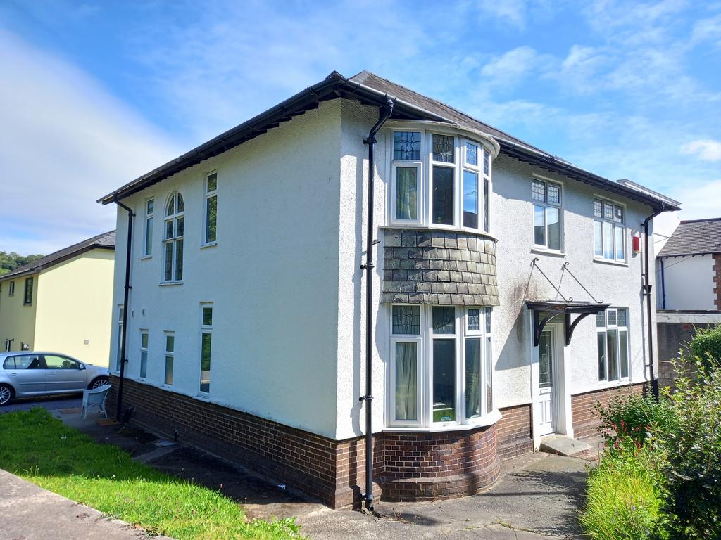 Holyhead Road, Bangor LL57 6 bed detached house for sale £365,000