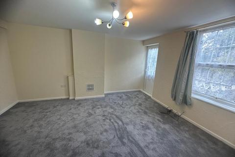 3 bedroom flat to rent, Lodge Avenue, Dagenham, Essex, RM9