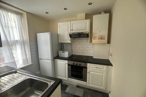3 bedroom flat to rent, Lodge Avenue, Dagenham, Essex, RM9