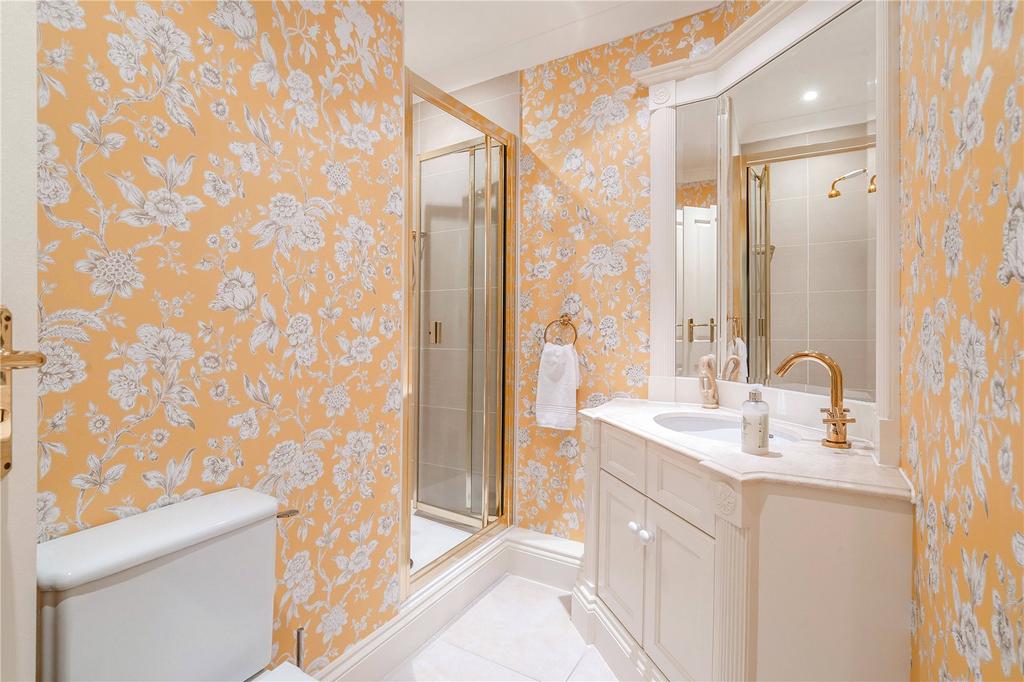 Family Shower Room