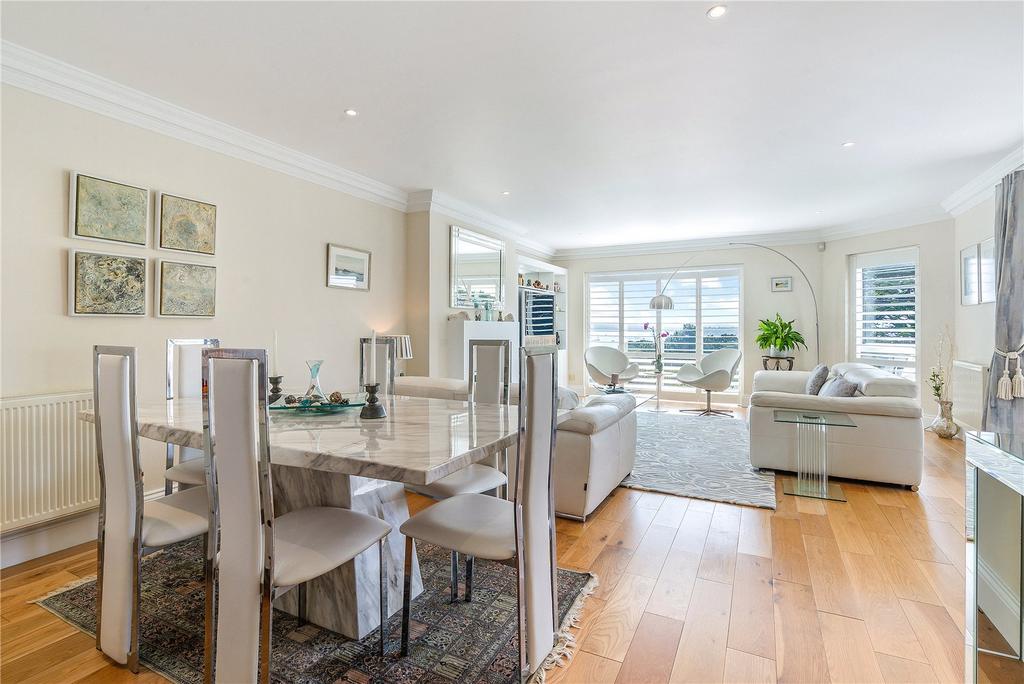 Dining Area/ Lounge