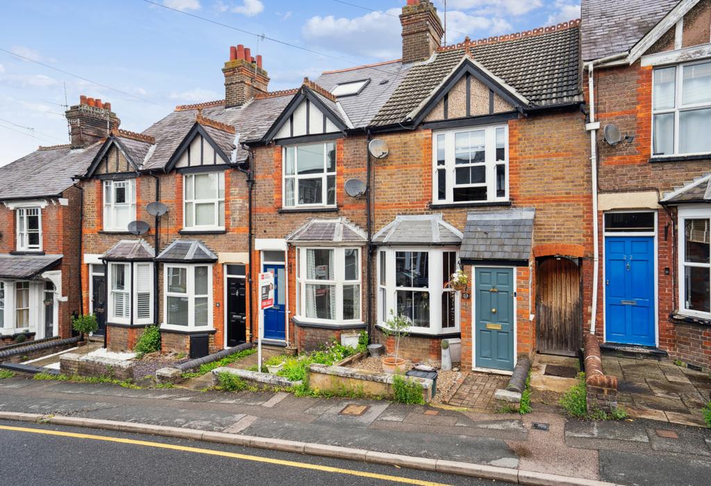 Eskdale Avenue, Chesham, Buckinghamshire 3 bed terraced house for sale £425,000