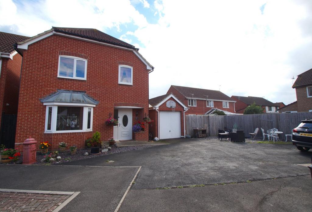 Aldwych Close, BurnhamonSea, Somerset, TA8 4 bed detached house for