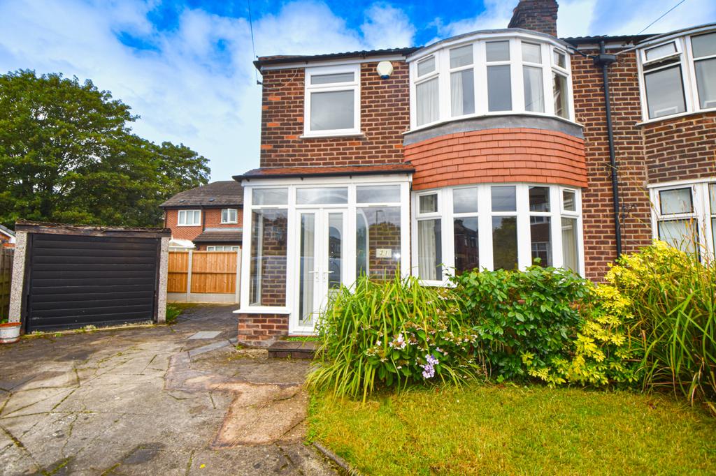 Derwent Drive, Sale, M33 3 bed semidetached house for sale £450,000