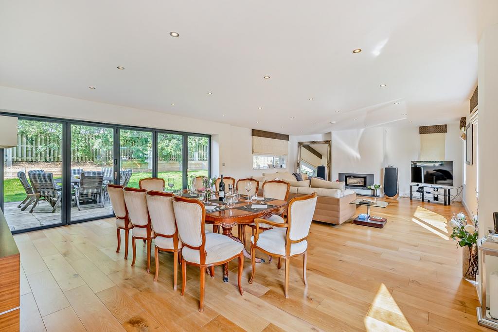 Green Street, Chorleywood, WD3 4 bed detached house £1,950,000