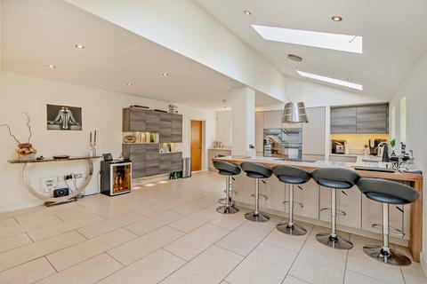 4 bedroom detached house for sale - Green Street, Chorleywood, WD3