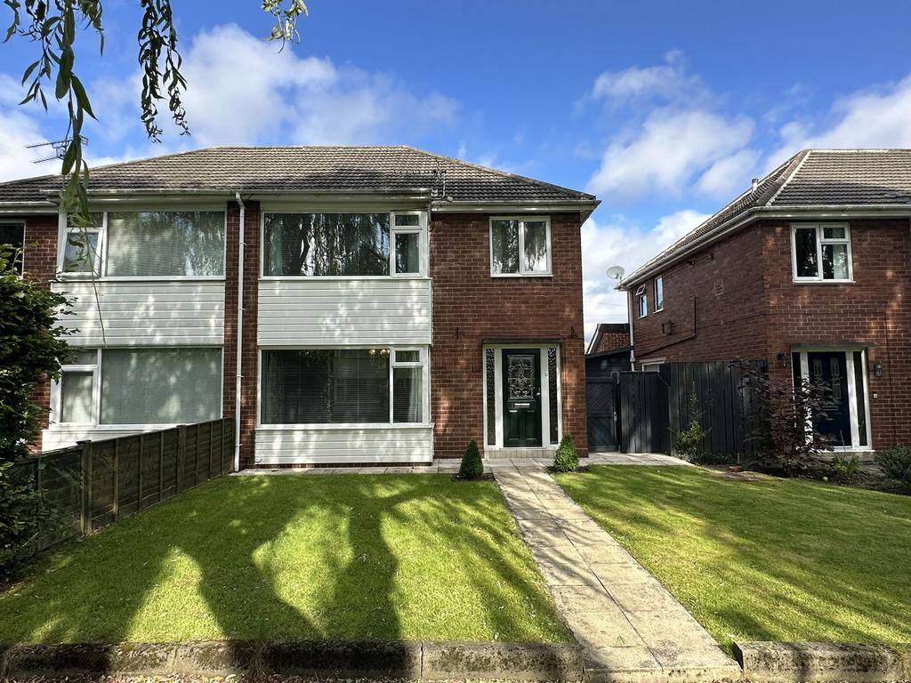 Dahlia Way, Hebburn, Tyne and Wear... 3 bed semidetached house £160,000