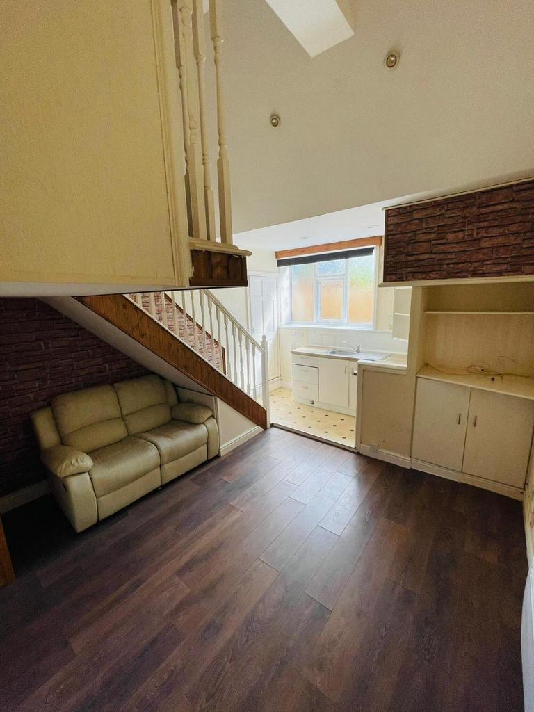 Church Street, Gornal Wood, Dudley DY3 2PF 1 bed flat to rent £525