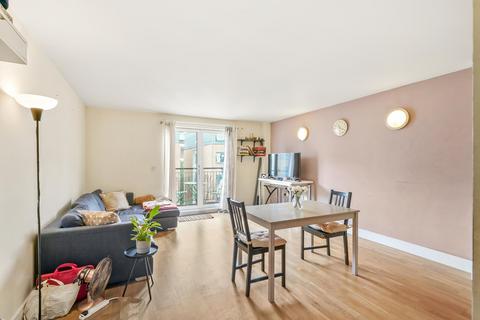 2 bedroom apartment to rent, Blakes Road, London, SE15