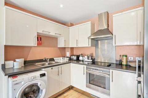 2 bedroom apartment to rent, Blakes Road, London, SE15