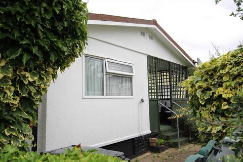 2 bedroom park home for sale, Marshmoor Crescent, Welham Green