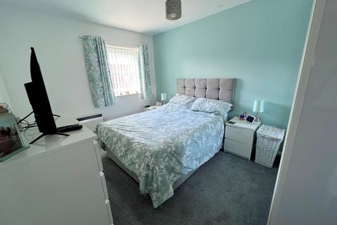 2 bedroom flat for sale - Floriston Gardens, Ashley, Hampshire. BH25 5DL