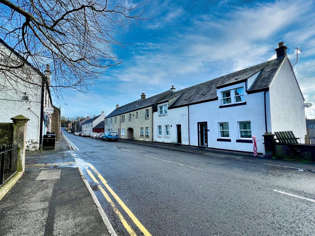 46 High Street, Lochwinnoch 2 bed end of terrace house for sale £180,000