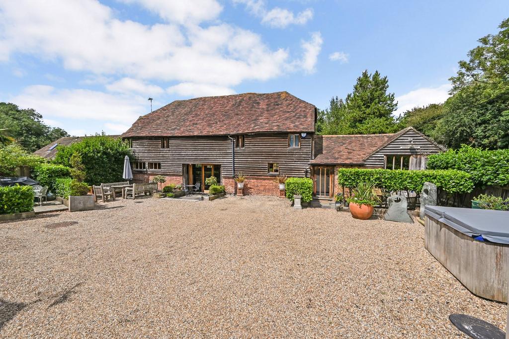 Charing Heath Road, Charing, Ashford, Kent, TN27 4 bed detached house